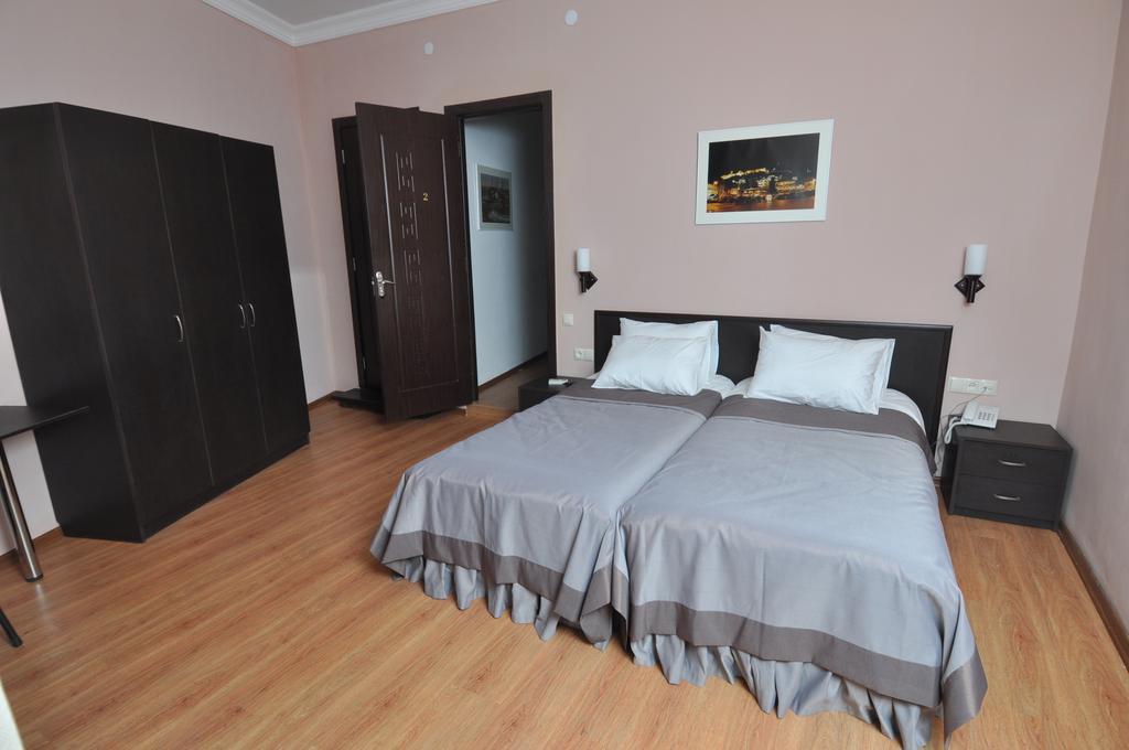 Hotel Corner Tbilisi Exteriör bild
