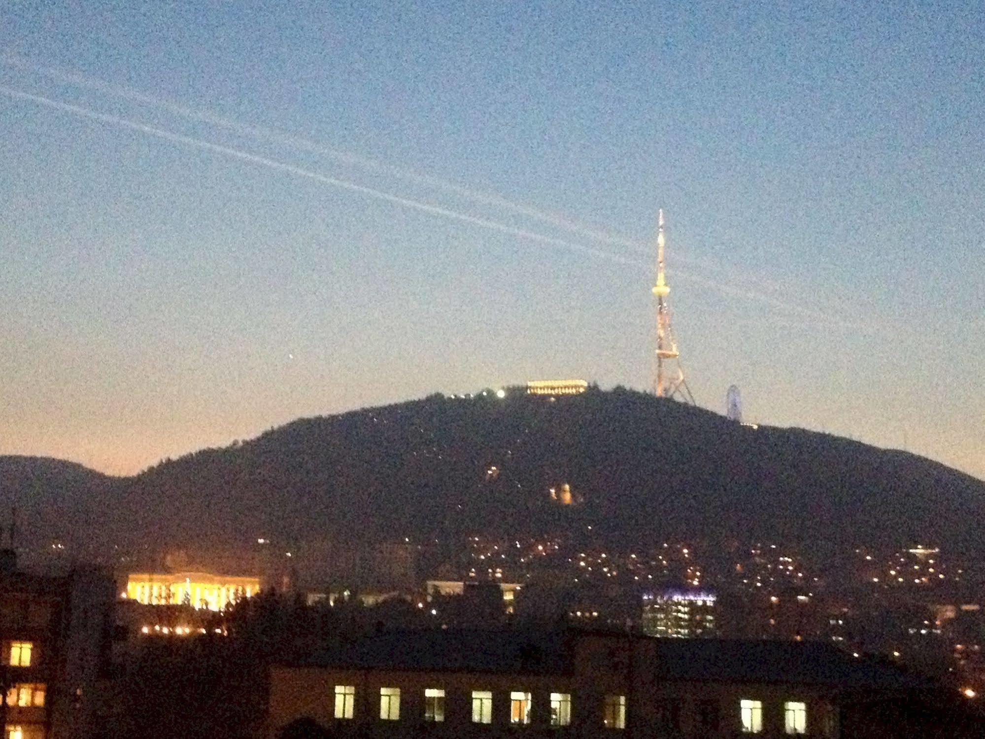 Hotel Corner Tbilisi Exteriör bild